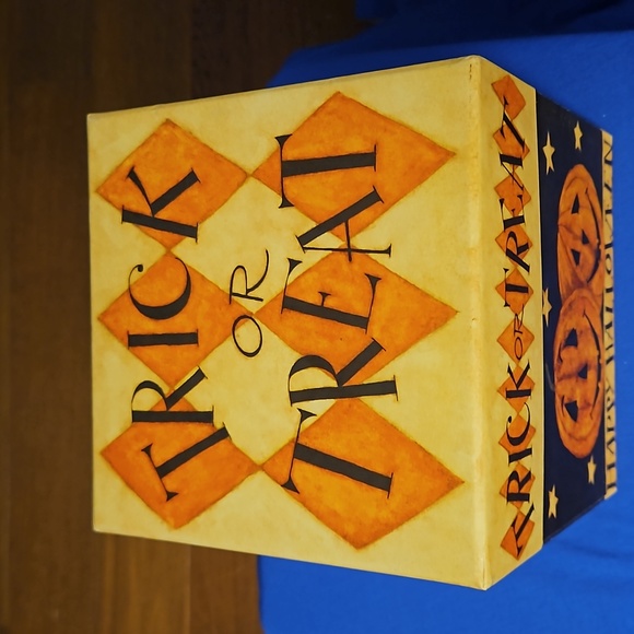 Bob's Boxes Trick or Treat Decorative Box - Picture 4 of 4